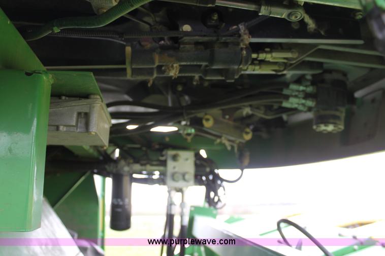 image for item F8681 2006 John Deere 7460 Mudhog cotton stripper