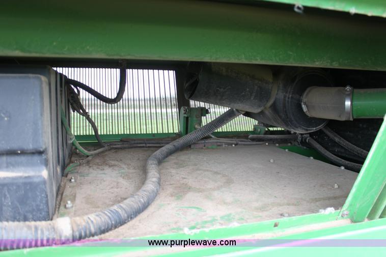 image for item F8681 2006 John Deere 7460 Mudhog cotton stripper