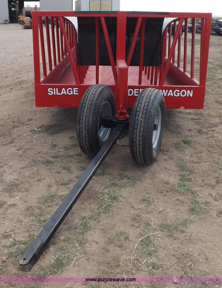 image for item F8745 Silage feeder wagon
