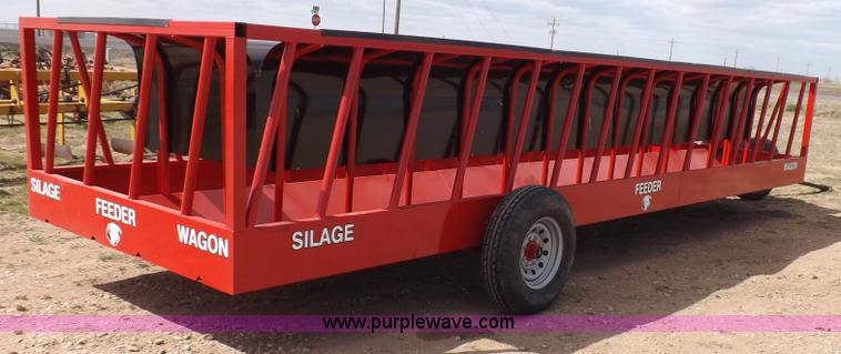 image for item F8745 Silage feeder wagon