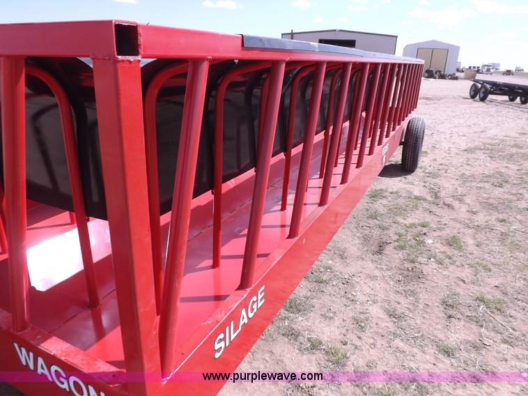 image for item F8745 Silage feeder wagon
