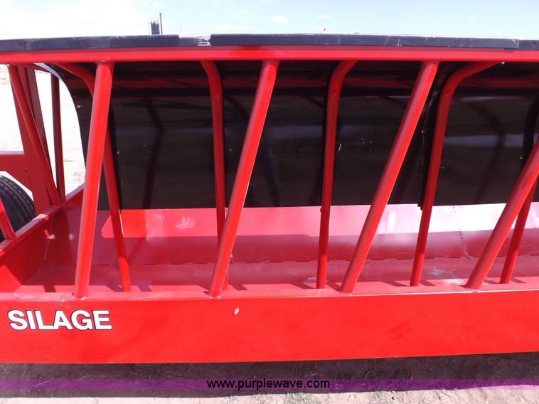 image for item F8745 Silage feeder wagon