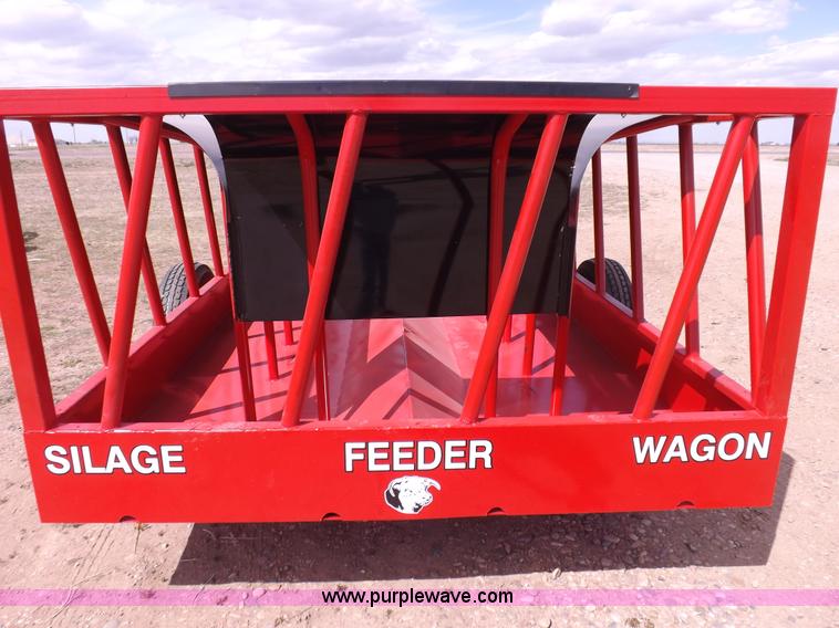 image for item F8745 Silage feeder wagon