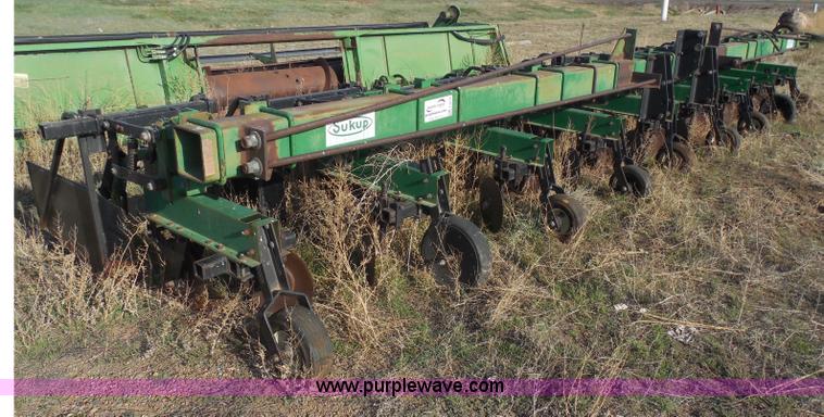 image for item F8774 Sukup 28' row crop cultivator