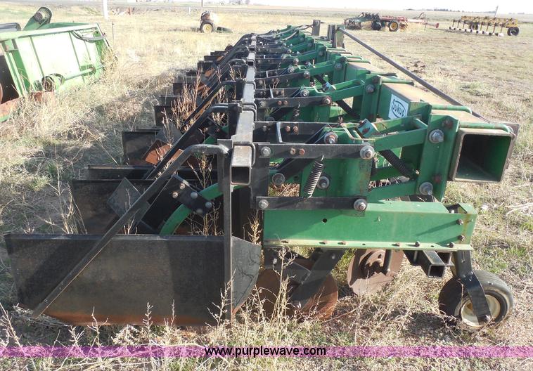 image for item F8774 Sukup 28' row crop cultivator