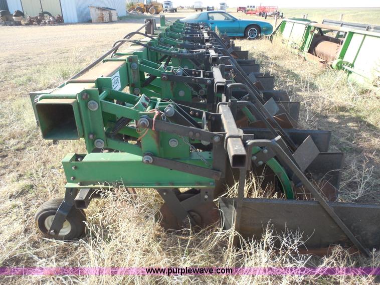 image for item F8774 Sukup 28' row crop cultivator