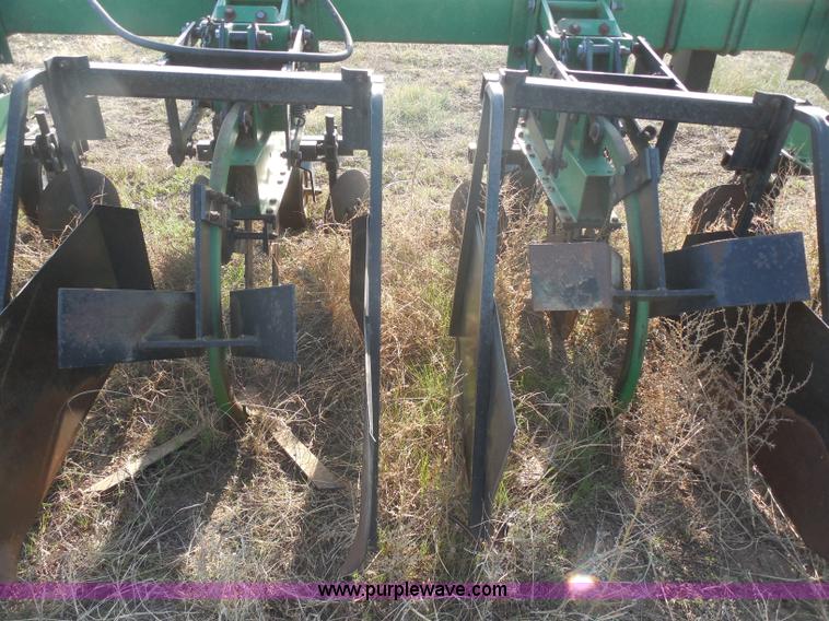 image for item F8774 Sukup 28' row crop cultivator