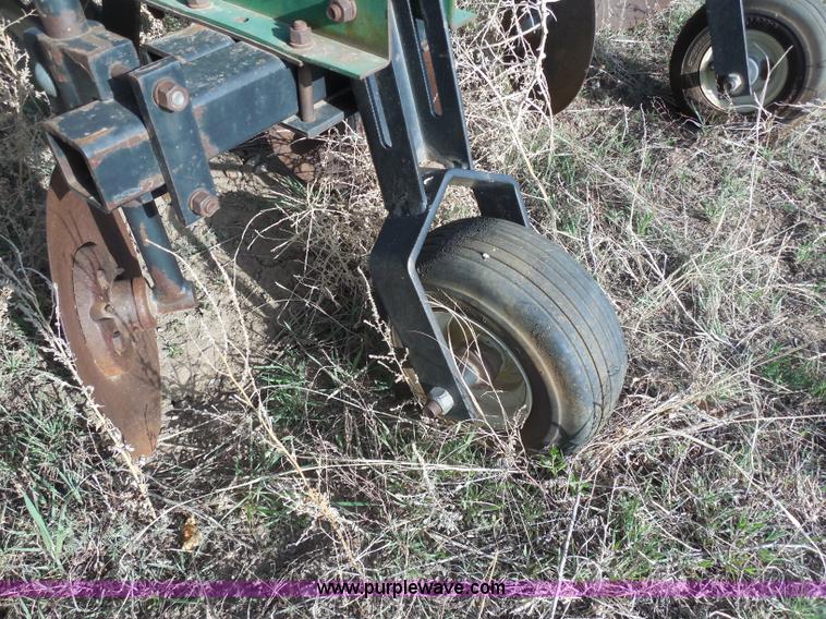 image for item F8774 Sukup 28' row crop cultivator