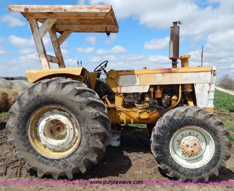 image for item G3091 Oliver 595-92023 MFWD tractor