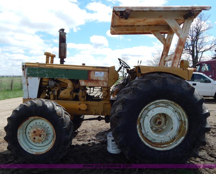 image for item G3091 Oliver 595-92023 MFWD tractor