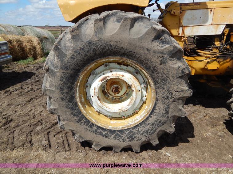 image for item G3091 Oliver 595-92023 MFWD tractor