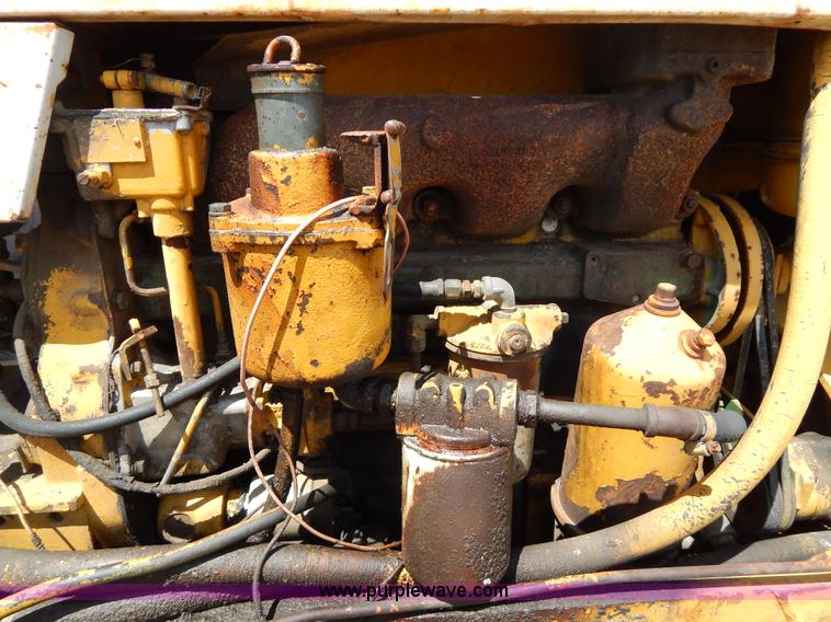 image for item G3091 Oliver 595-92023 MFWD tractor