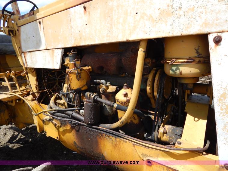 image for item G3091 Oliver 595-92023 MFWD tractor