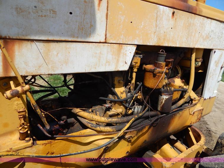 image for item G3091 Oliver 595-92023 MFWD tractor