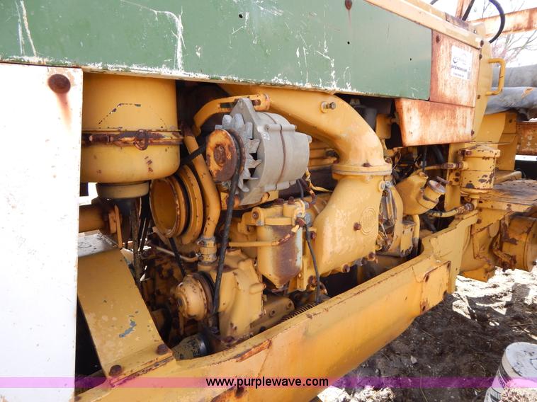 image for item G3091 Oliver 595-92023 MFWD tractor