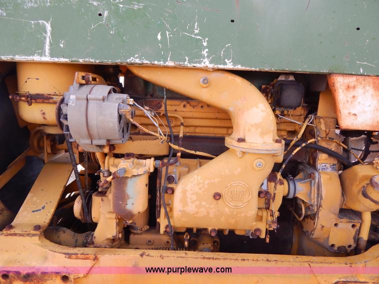 image for item G3091 Oliver 595-92023 MFWD tractor