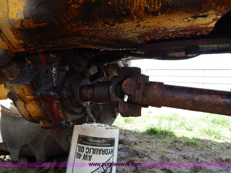 image for item G3091 Oliver 595-92023 MFWD tractor