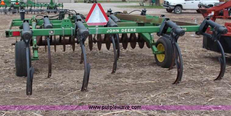 image for item G5109 John Deere 714 disk