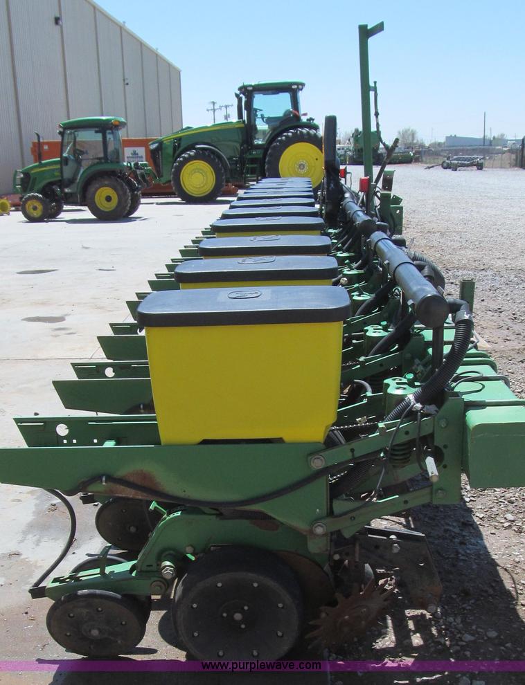 image for item G5691 John Deere 1710 Max Emerge planter