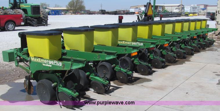image for item G5691 John Deere 1710 Max Emerge planter