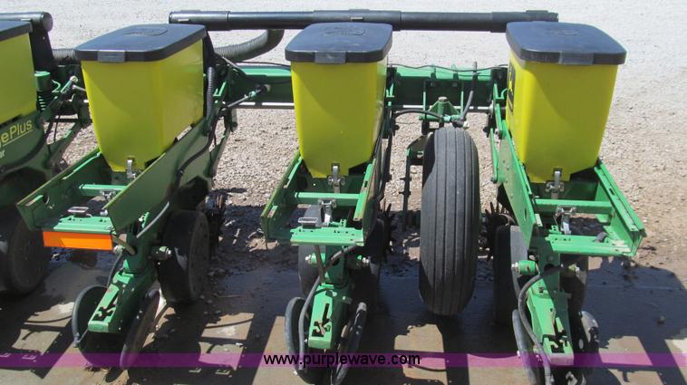 image for item G5691 John Deere 1710 Max Emerge planter