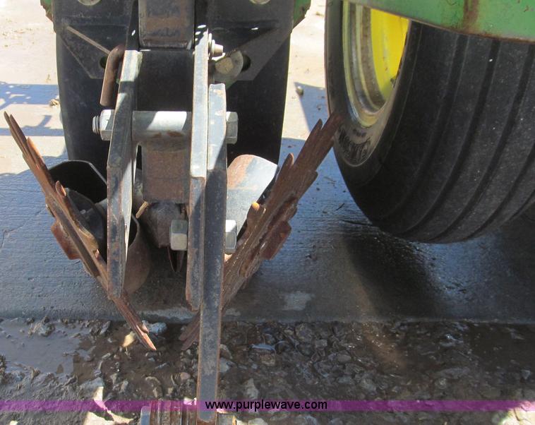 image for item G5691 John Deere 1710 Max Emerge planter