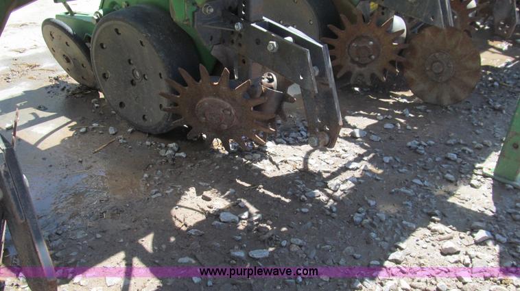 image for item G5691 John Deere 1710 Max Emerge planter