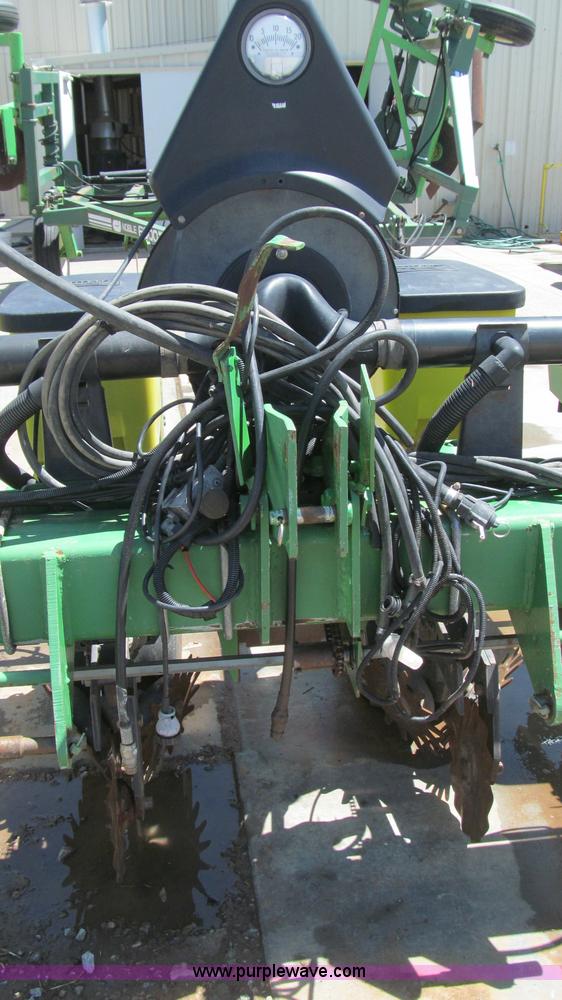 image for item G5691 John Deere 1710 Max Emerge planter