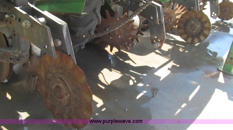 image for item G5691 John Deere 1710 Max Emerge planter
