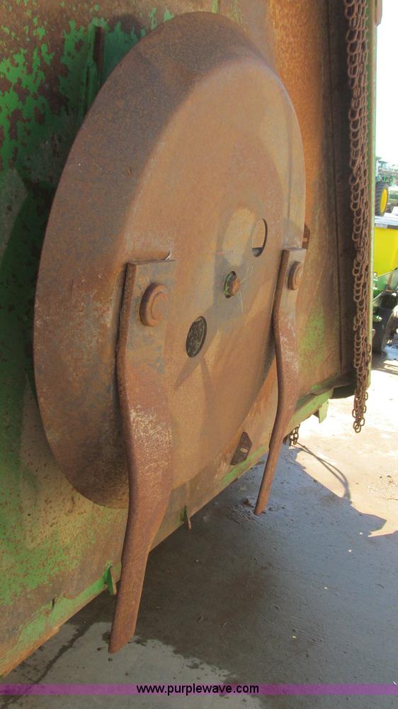 image for item G5693 John Deere HX15 bat wing rotary mower