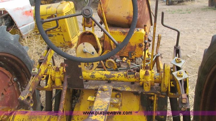 image for item G5697 Minneapolis Moline UTU tractor