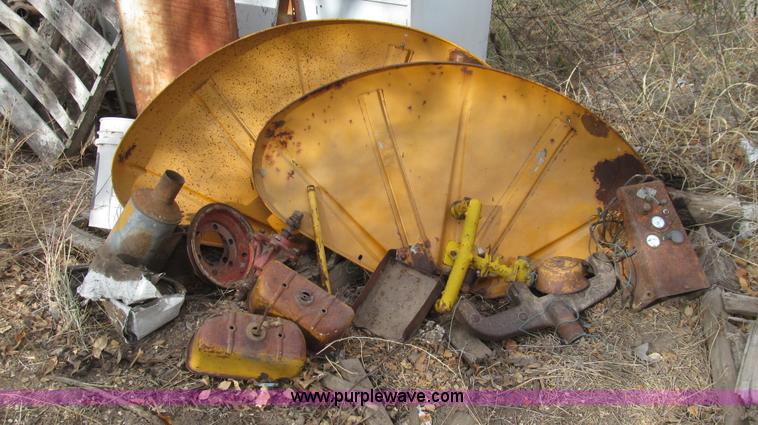 image for item G5697 Minneapolis Moline UTU tractor