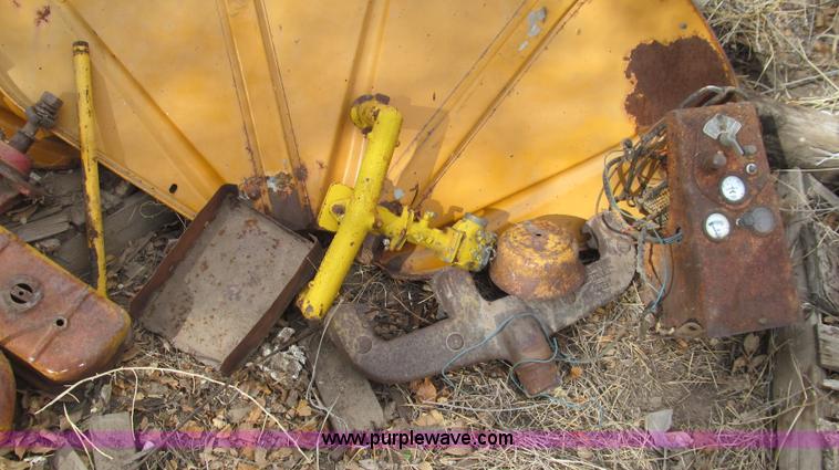 image for item G5697 Minneapolis Moline UTU tractor