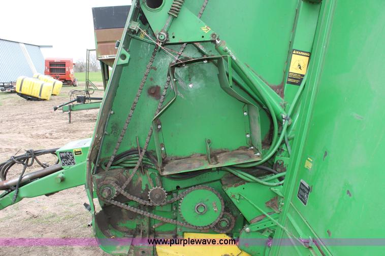 image for item H3688 John Deere 535 round baler
