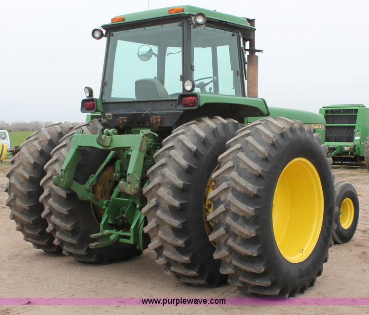 image for item H3689 1982 John Deere 4640 tractor