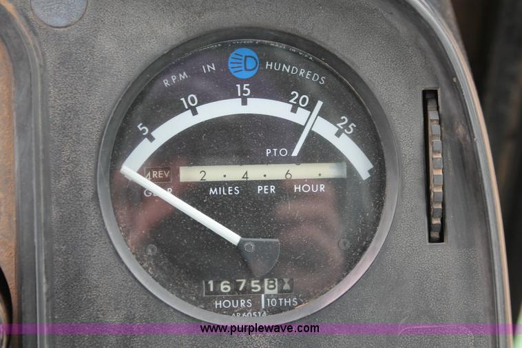 image for item H3689 1982 John Deere 4640 tractor