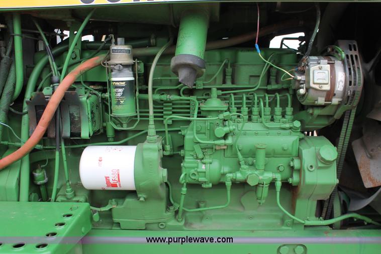 image for item H3689 1982 John Deere 4640 tractor