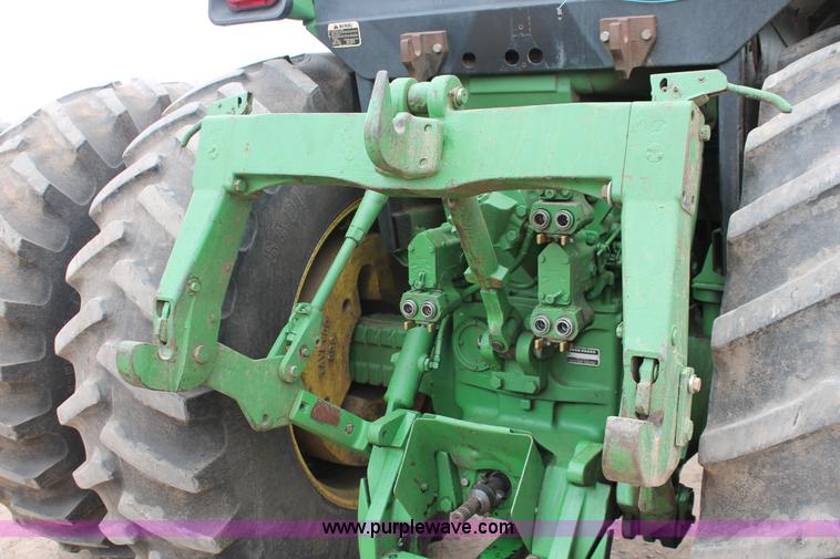 image for item H3689 1982 John Deere 4640 tractor