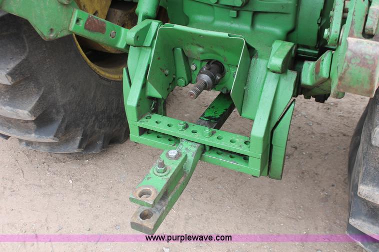 image for item H3689 1982 John Deere 4640 tractor