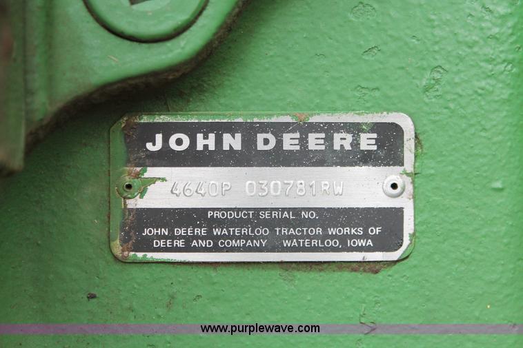 image for item H3689 1982 John Deere 4640 tractor