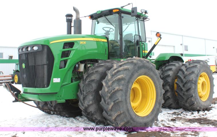 image for item H3706 2009 John Deere 9530 4WD tractor