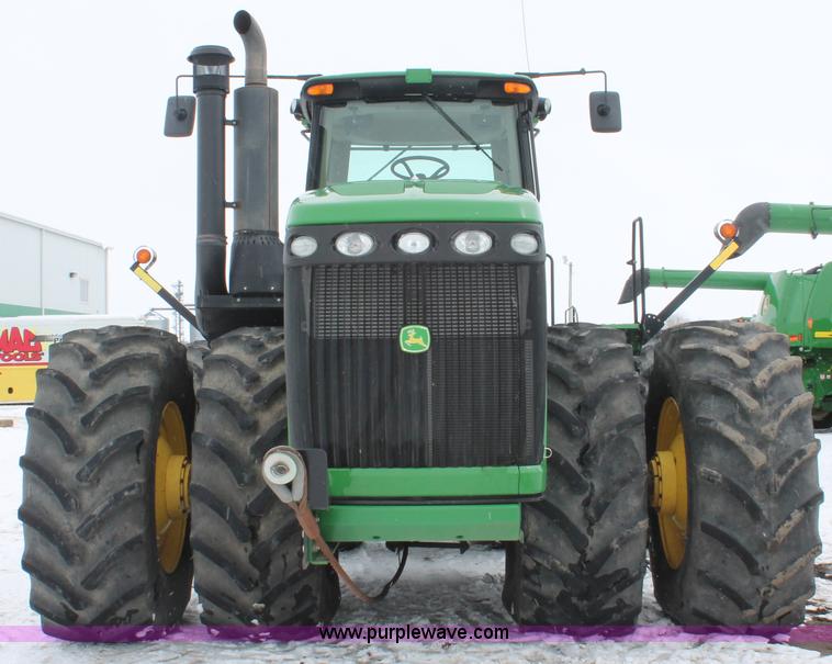 image for item H3706 2009 John Deere 9530 4WD tractor