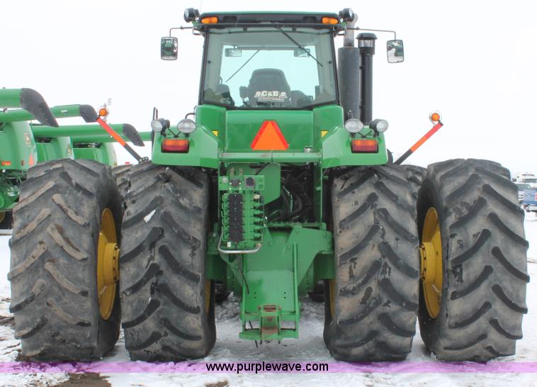 image for item H3706 2009 John Deere 9530 4WD tractor