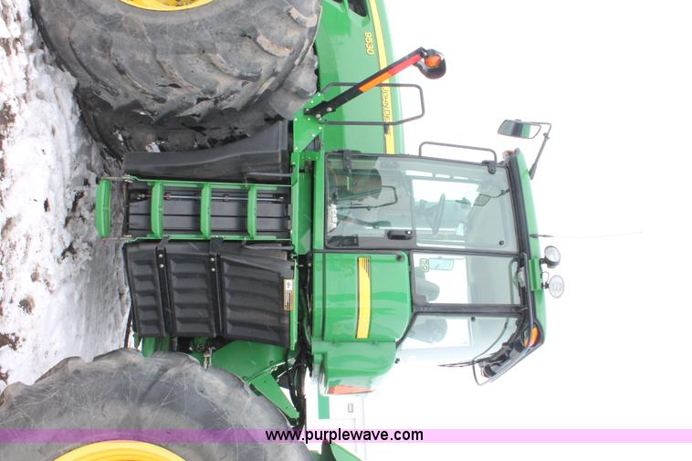image for item H3706 2009 John Deere 9530 4WD tractor
