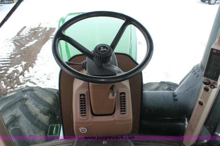 image for item H3706 2009 John Deere 9530 4WD tractor