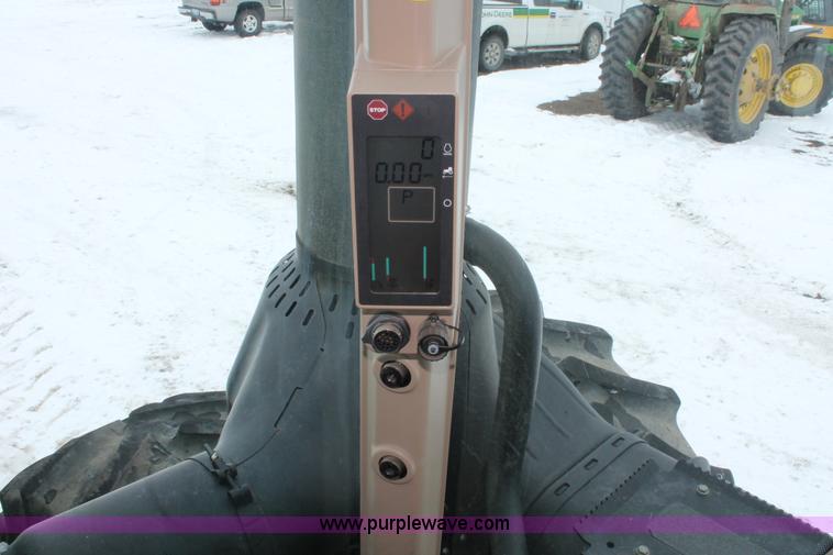 image for item H3706 2009 John Deere 9530 4WD tractor