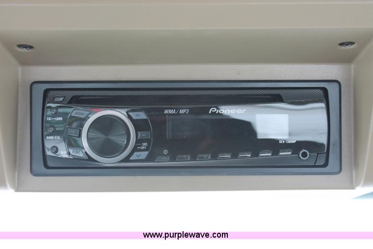 image for item H3706 2009 John Deere 9530 4WD tractor