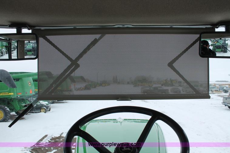 image for item H3706 2009 John Deere 9530 4WD tractor