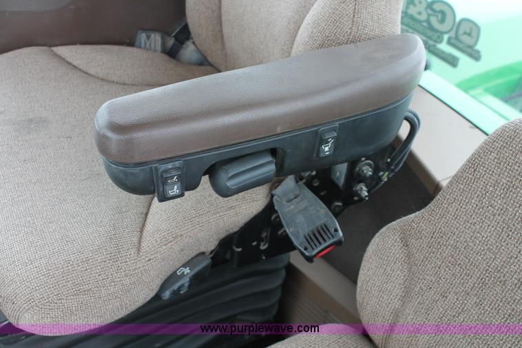 image for item H3706 2009 John Deere 9530 4WD tractor