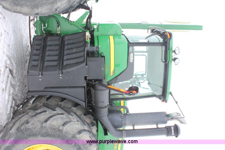 image for item H3706 2009 John Deere 9530 4WD tractor